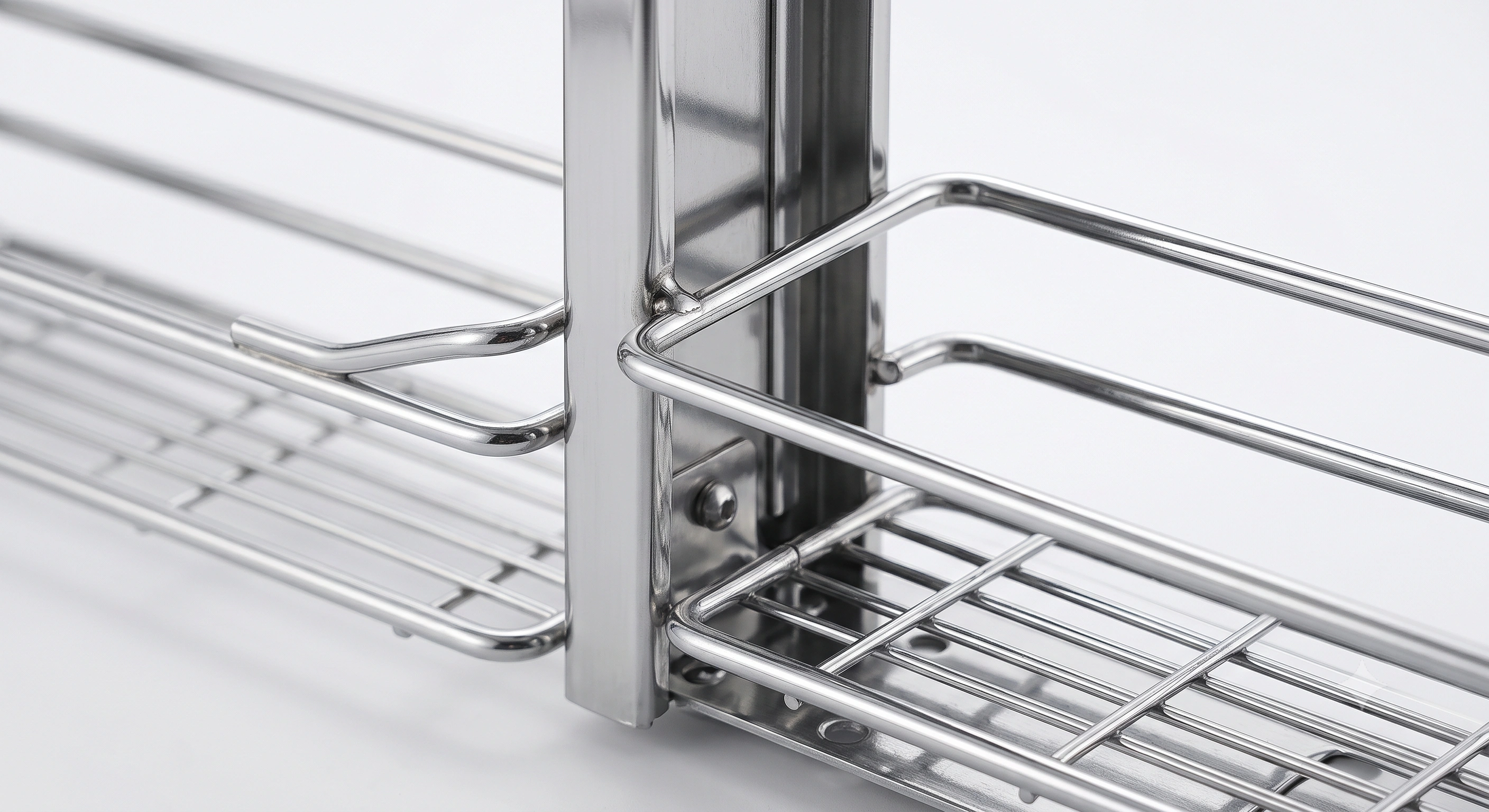 Pearl 4 mm Bottle Pullout Basket